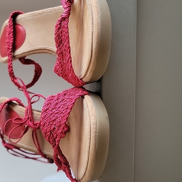 COLE HAAN Lyris Red Macrame Woven Sandal Rope Open Toe Ankle Wrap Cork Heel - Picture 6 of 8